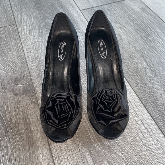 Mandee Open Toe Dress Heel With Flower - Picture 2 of 6